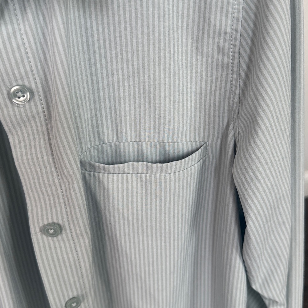 Athleta Ladies Urbanite Light Mint Pinstripe Button-Down Shirt XS - Picture 5 of 10